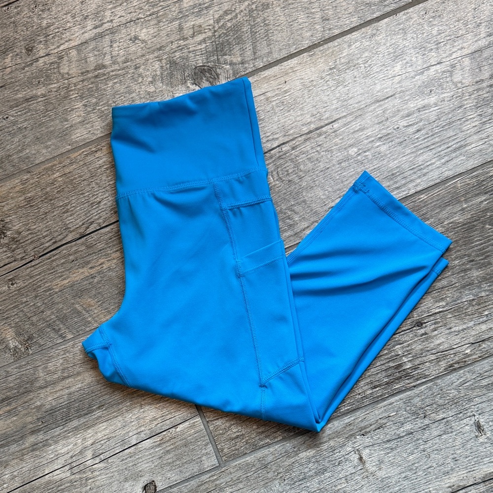 ZYIA Vibrant Blue Women's Capri Leggings with Pockets